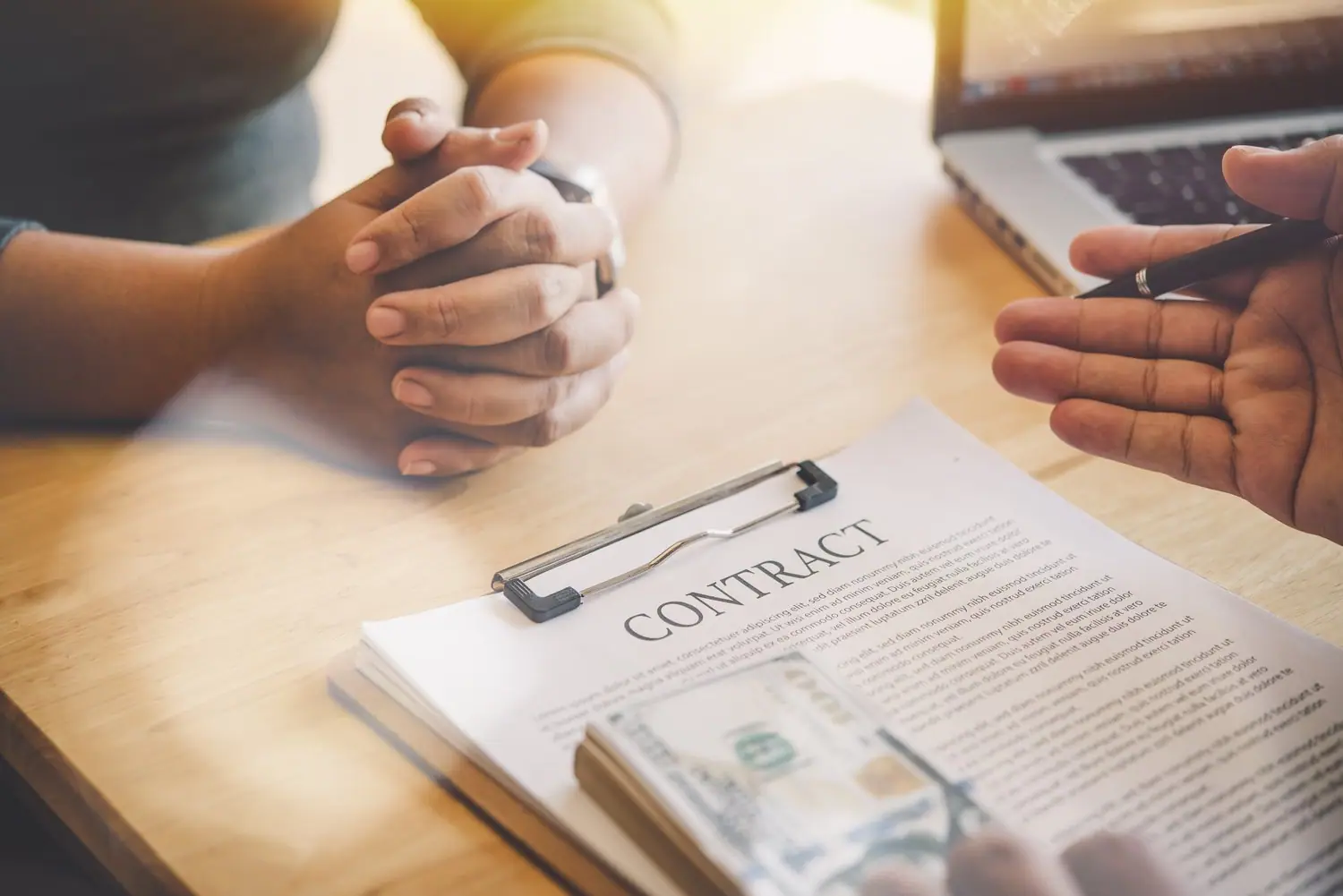 Dlaczego smart kontrakty zmieniają świat finansów